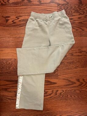 abercrombie kids Sage Green wide leg Sweatpants with Logo 11/12 y regular length